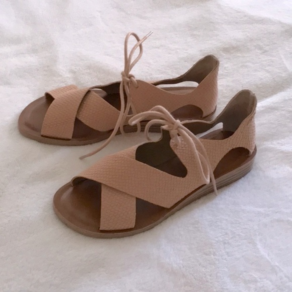 Lucky Brand Blush Lace Up Sandal - Picture 5 of 14